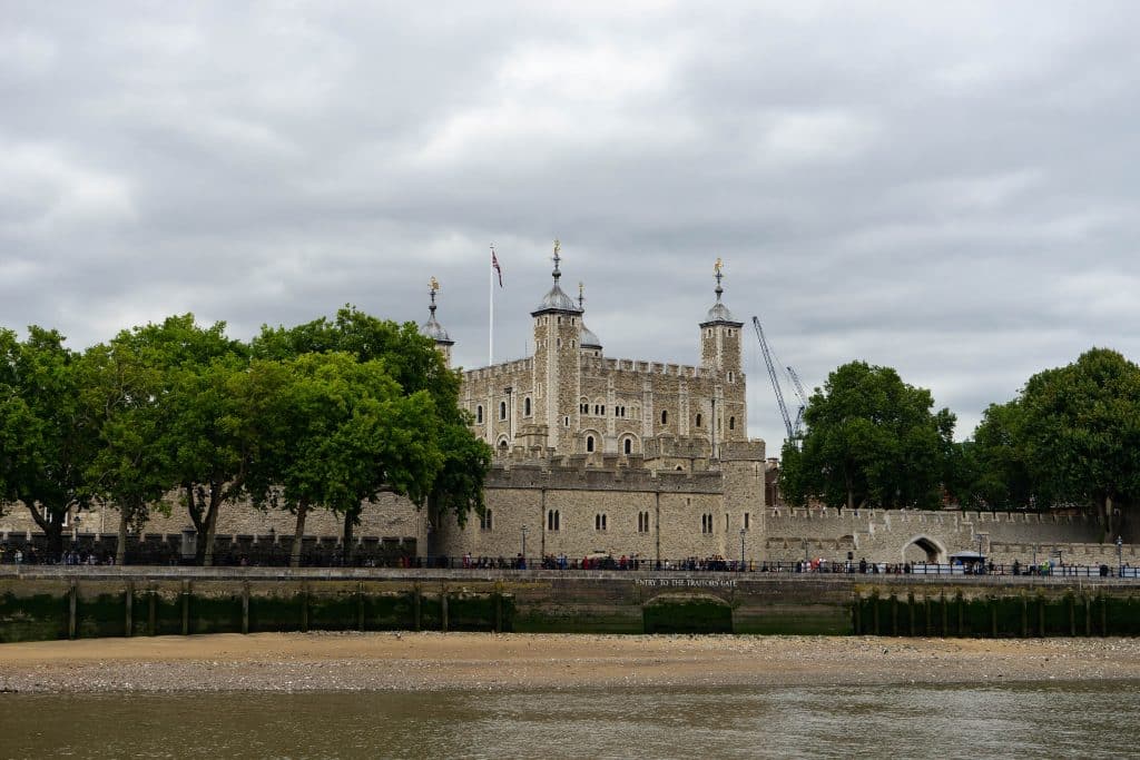 Vista da Torre de Londres ao longe