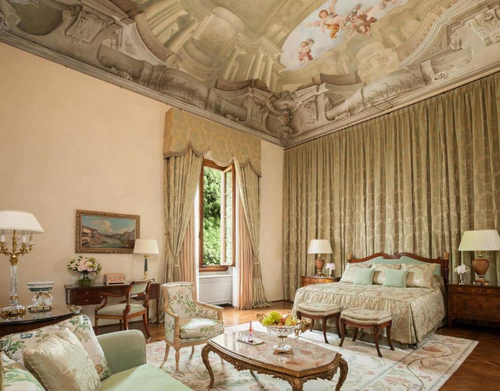 Quarto clássico e elegante do Four Seasons Hotel Firenze, em Florença
