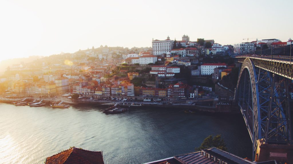 Pôr do sol no Porto, junto à Ponte D. Luís I