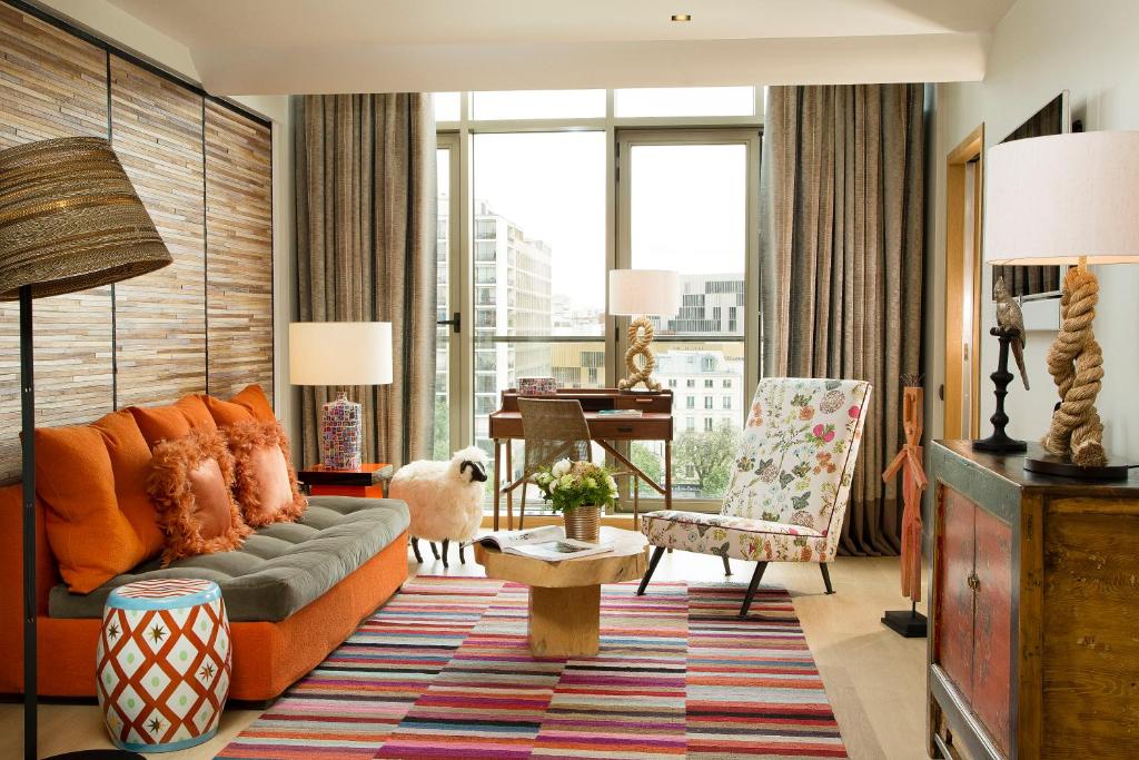 Zona de estar do Goralska Résidences Hôtel Paris Bastille