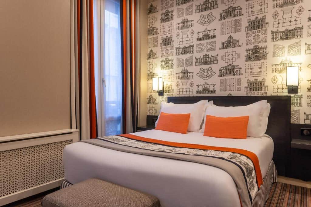 Quarto simples do Hôtel France d’Antin Opéra, um dos hotéis onde ficar em Paris