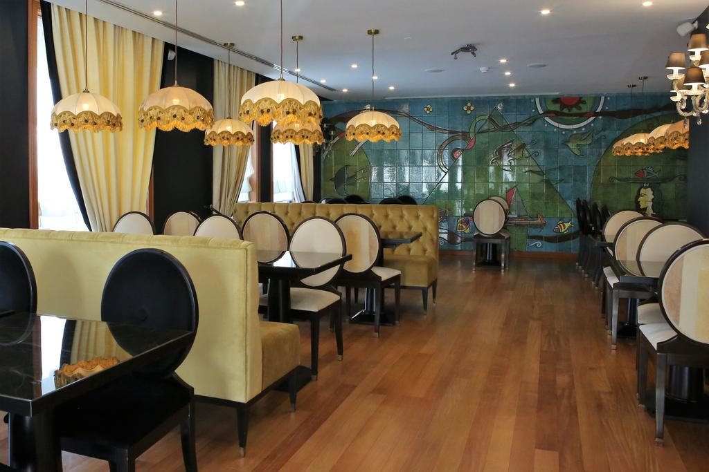 Restaurante do Hotel Moliceiro, em Aveiro
