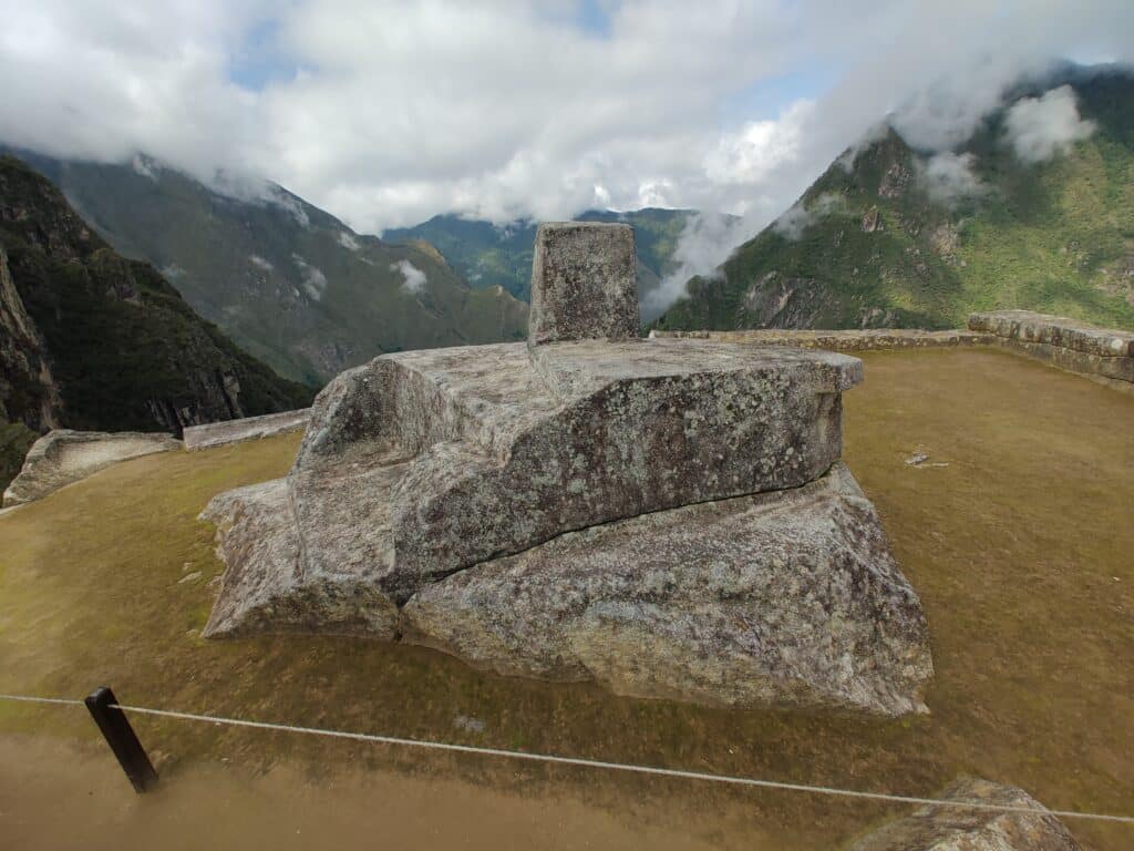 Intihuatana, o relógio solar de pedra usado pelos incas em Machu Picchu