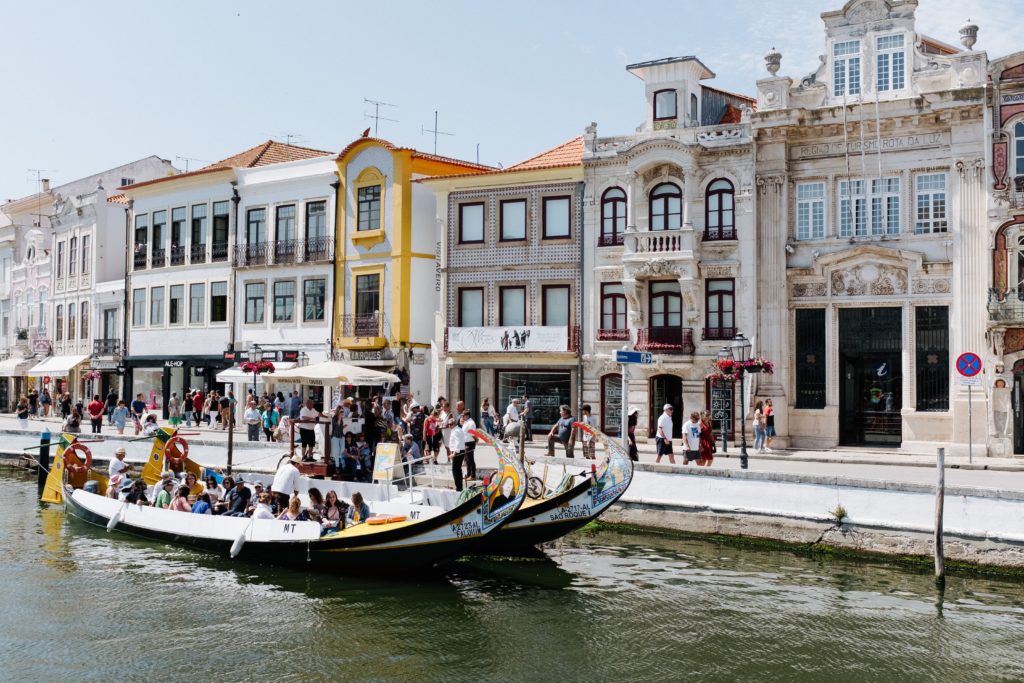 A cidade de Aveiro, com os seus canais e moliceiros