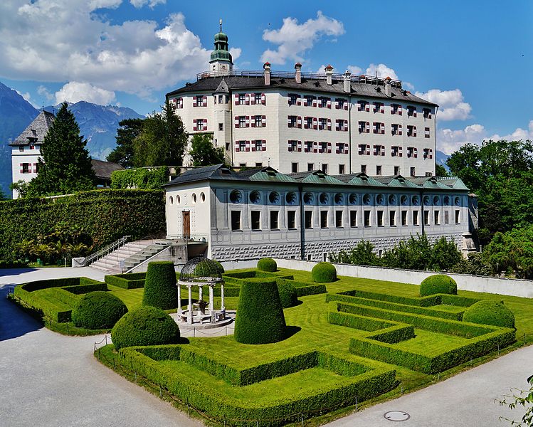 O palácio Schloss Ambras em Innsbruck