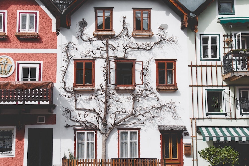 A arquitetura de conto de fadas da aldeia de Hallstatt, na Áustria.
