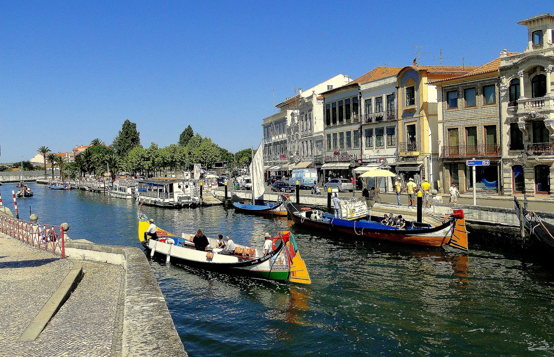 Aveiro: guia da Veneza portuguesa, dos moliceiros aos ovos moles